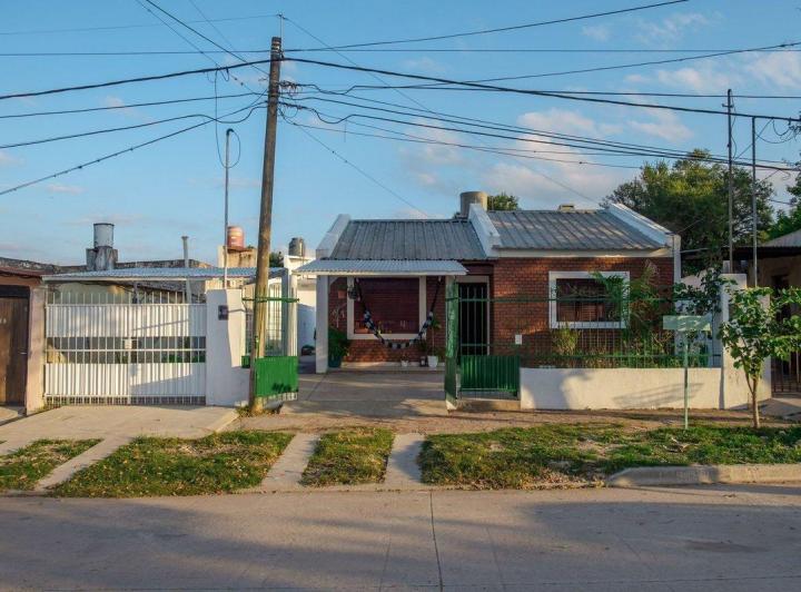 Casa · 126m² · 8 Ambientes · 2 Cocheras