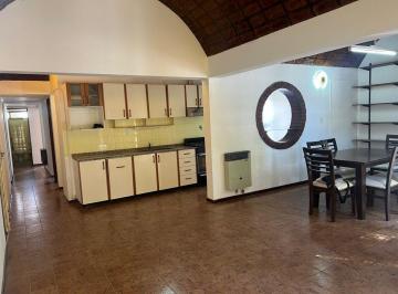 Casa · 140m² · 5 Ambientes · 1 Cochera · Venta Casa 4 Dorm. Las Heras Apta Crédito