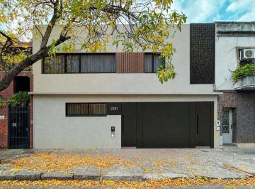 Casa · 190m² · 5 Ambientes · 1 Cochera · Venta Casa 4 Dorm Pileta Cochera Abasto!