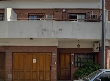 PH · 127m² · 5 Ambientes · 1 Cochera · Venta PH Tipo Casa 5 Amb. Cochera. Parque Saavedra