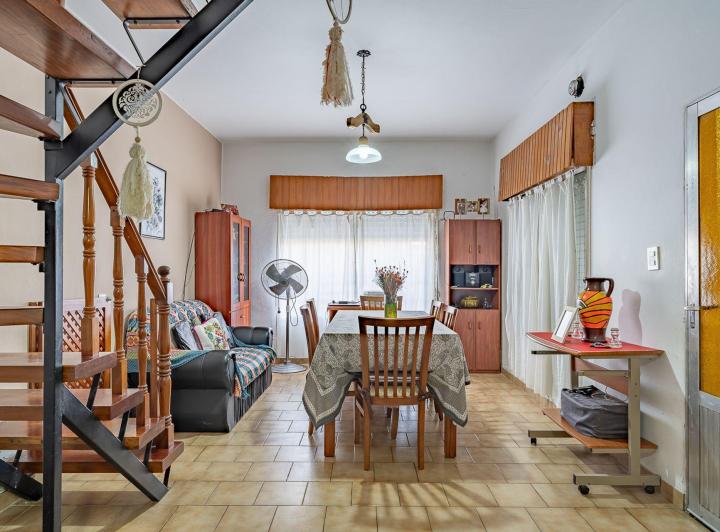 Casa · 142m² · 6 Ambientes · 1 Cochera