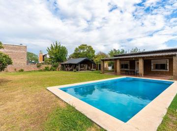 Casa · 110m² · 3 Ambientes · 2 Cocheras · Casa en Venta con Piscina Apta Credito Alvear