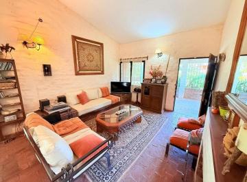 Casa · 308m² · 4 Ambientes · 2 Cocheras · Venta Casa 2 Dorm. y Pileta. Anisacate