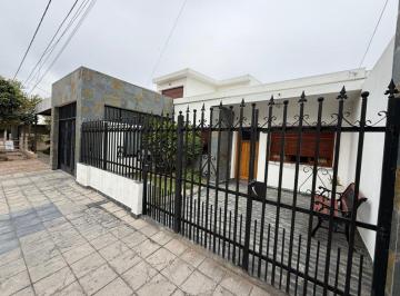 Casa · 184m² · 6 Ambientes · 1 Cochera · Venta Casa Tres Dorm - Apto Credito - Res. America