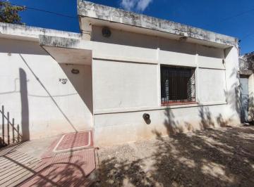 Casa · 128m² · 4 Ambientes · Venta Casa Tres Dorm. Barrio Colon Escritura