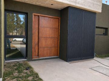 Casa · 135m² · 5 Ambientes · 2 Cocheras · Venta Casa B° Privado Portillo de Terrada - Estrenar