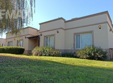 Casa · 153m² · 4 Ambientes · 2 Cocheras · Venta Casa 4 Amb. C/pileta Lote 1500 m²