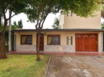 Casa · 170m² · 6 Ambientes · 2 Cocheras · Casa en Venta 4 Dorm.. Nave Industrial