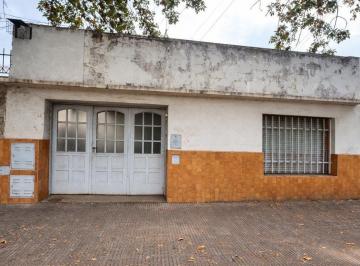 Casa · 88m² · 4 Ambientes · Venta Casa Dos Dorm. a Refaccionar