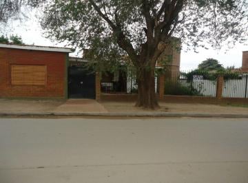 Casa · 400m² · 4 Ambientes · 1 Cochera · Venta - Casa en Piedra Labrada