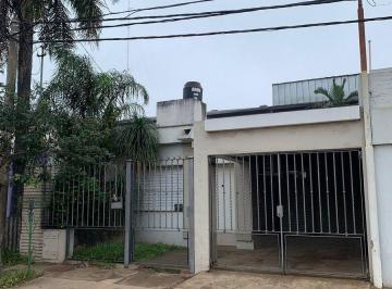 Casa · 93m² · 3 Ambientes · 1 Cochera · Venta Casa 2 Dorm. Zona Facultad