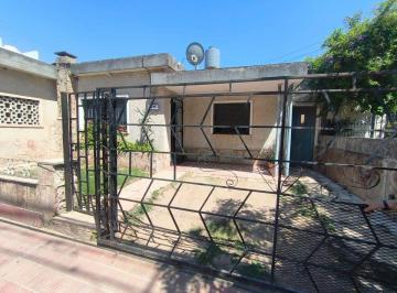 Casa · 121m² · 5 Ambientes · Casa en Venta Bª Villa Libertador Buena Ubicacion