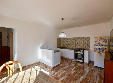 Casa · 97m² · 4 Ambientes · 1 Cochera · Casa en Venta La Plata 2 Dorm.