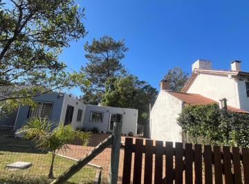 Casa · 40m² · 3 Ambientes · Venta Casa 2 Dorm., Biarritz, Canelones