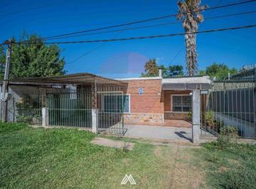 Casa · 229m² · 6 Ambientes · 1 Cochera · Venta Casa 2 Dorm. y Apto Las Piedras