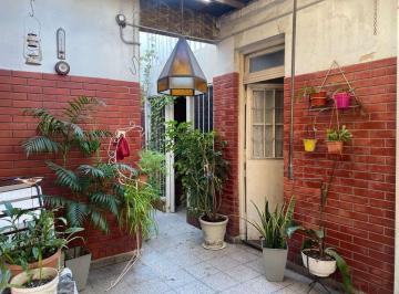 Casa · 70m² · 3 Ambientes · 1 Cochera · Venta Casa a Reciclar Lote Propio Banfield