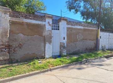 Casa · 80m² · 3 Ambientes · Venta Casa a Refaccionar en Barrio Tiro Federal