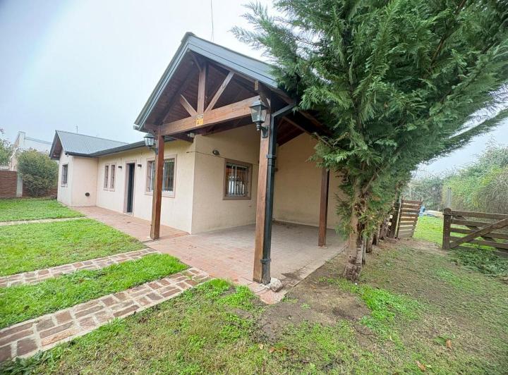 Casa · 85m² · 3 Ambientes · 2 Cocheras