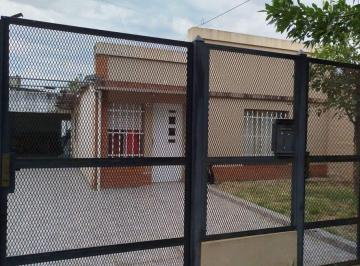 Casa · 90m² · 4 Ambientes · 2 Cocheras · Casa en Venta en Pergamino