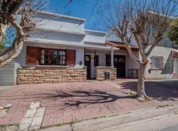 Casa · 91m² · 3 Ambientes · 1 Cochera · Venta Casa 3 Ambientes con Cochera y Pileta