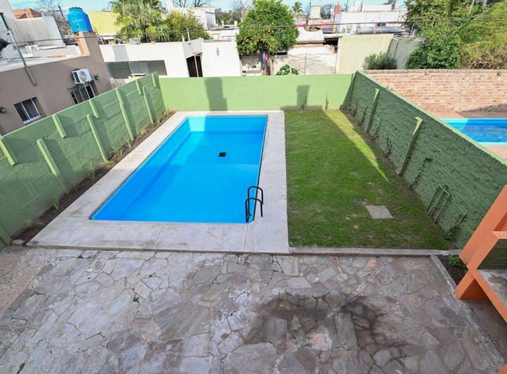 Casa · 290m² · 3 Ambientes · 2 Cocheras