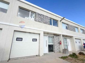 PH · 102m² · 4 Ambientes · 1 Cochera · Duplex 3 Dorm. en Barrio Privado