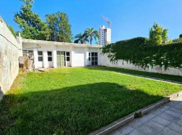 Casa · 160m² · 4 Ambientes · 2 Cocheras · Venta Casa 3 Dorm. San Nicolas Centro Apta Credito