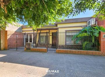 Casa · 140m² · 3 Ambientes · 1 Cochera · Venta Casa 2 Hab/pileta Villa Campi La Emilia