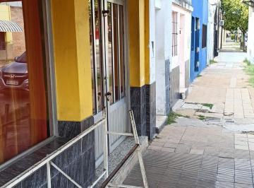 Casa · 196m² · 8 Ambientes · Se Vende Propiedad Sobre Av Candioti - Santo Tome