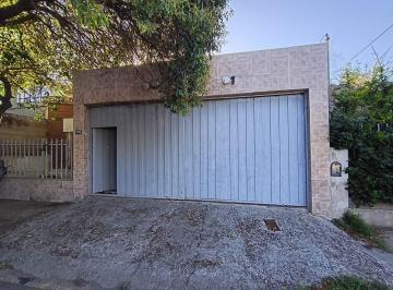 Casa · 142m² · 4 Ambientes · 2 Cocheras · Venta Casa a Refaccionar 2 Dorm Villa Libertador