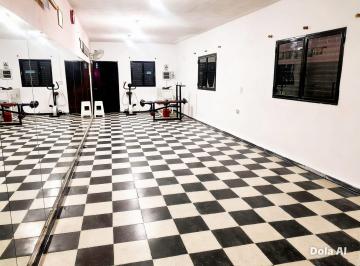 Local comercial · 48m² · 1 Cochera · Se Vende Local Comercial Esquina