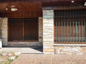 Casa · 100m² · 3 Ambientes · 3 Cocheras · Casa 3 Amb en Venta en Barrio Parque Calchaquí