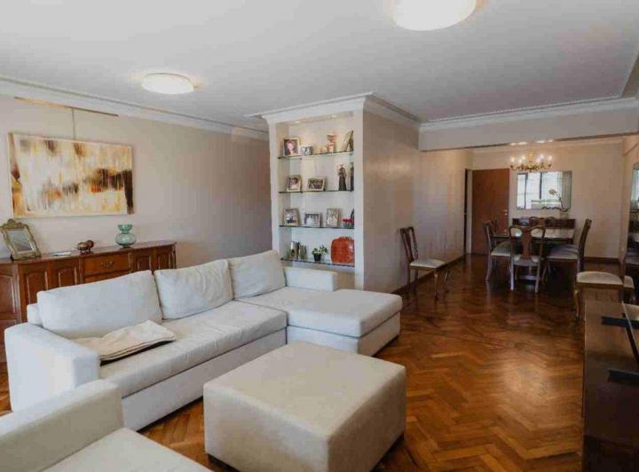 Departamento · 240m² · 8 Ambientes · 1 Cochera