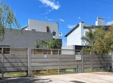 Casa · 150m² · 5 Ambientes · Venta de Casa 3 Dorm. en Tds con Pileta