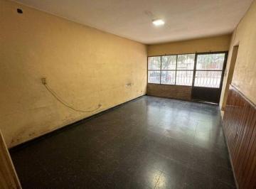 Casa · 233m² · 6 Ambientes · 1 Cochera · Venta de Casa en Roca (S) Casi Esquina Mendoza
