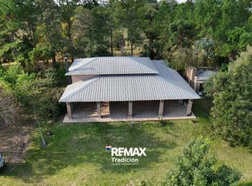 Quinta vacacional · 228m² · 2 Dormitorios · 1 Cochera · Finca en Venta en La Localidad de Colonia Benítez