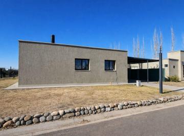 Casa · 232m² · 6 Ambientes · 2 Cocheras · Casa Alba de Tanqay Russell Maipu Mendoza