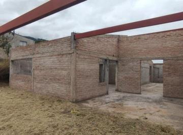 Casa · 145m² · 4 Ambientes · 1 Cochera · Casa a Terminar en Venta en Huaycama Ambato