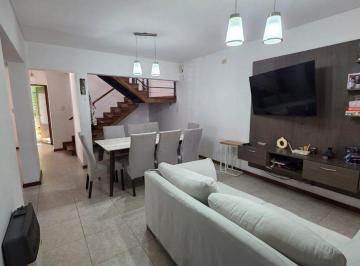 Casa · 200m² · 6 Ambientes · 2 Cocheras · Venta Casa Maipú Apta a Crédito Hipotecario