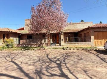 Casa · 522m² · 7 Ambientes · 1 Cochera · Venta Casa Importante B. Semi Privado. Guaymallén