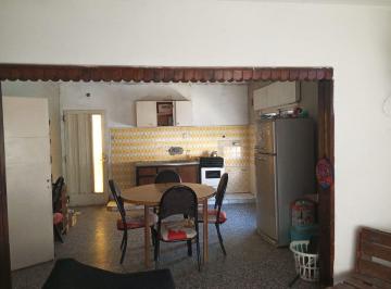 Casa · 75m² · 5 Ambientes · 1 Cochera · Casa 2 Dorm. en Ing. Huergo