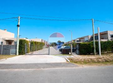 PH · 48m² · 4 Ambientes · 1 Cochera · Venta en Aires de Lagomar Sur | PH 2 Dorm.