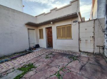Casa · 4 Ambientes · 1 Cochera · Venta Casa 4 Ambientes a Recilar Lanus Oeste