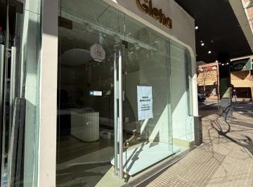 Local comercial · 30m² · 2 Ambientes · Muy Buen Local a m de Estrada