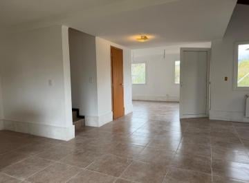 Casa · 90m² · 3 Ambientes · 1 Cochera · Casa en Alquiler