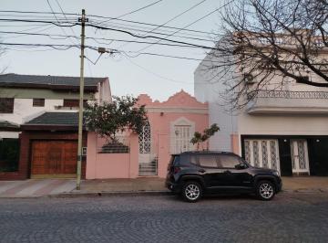 Casa de 6 ambientes, Floresta · Casona en Muy Buena Zona de Floresta - Remedios de Esc. 4100