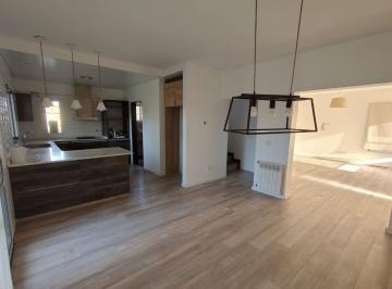 Casa de 6 ambientes, Berazategui · Casa en Venta 6 Ambientes, Barrio Cerrado Hudson Chico, Apto Crédito