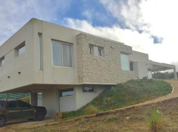 Casa · 250m² · 10 Ambientes · 1 Cochera · Casa Chalet en Alq. Temporario en Costa Esmeralda, Costa Atlántica, Buenos Aires