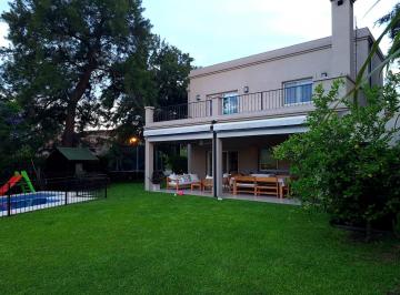 Casa · 260m² · 6 Ambientes · 4 Cocheras · Casa en Laguna del Sol