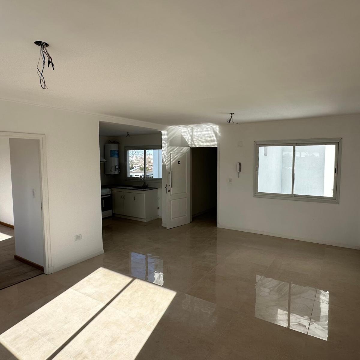 Departamento de dos ambientes a estrenar por avenida Colón, con 1 cochera y Baulera
